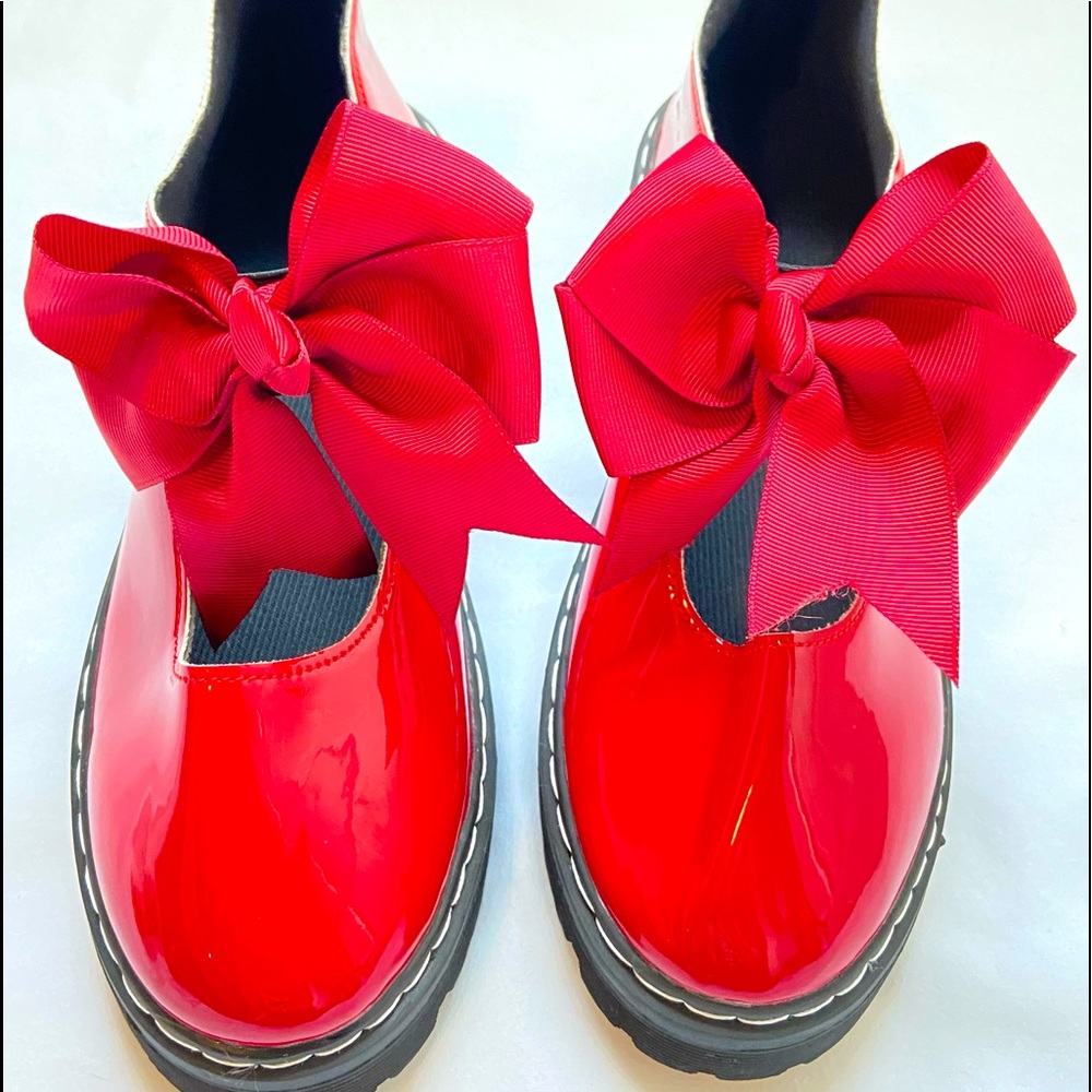 NWOT Bright Red Patent Mary Jane Women’s Shoes Size 9.5